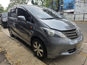 Honda Freed 1.5L S Automatic 2011