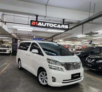 Toyota Vellfire 2.5L HEV Automatic 2011