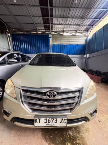 Toyota Innova 2.0L V Bensin Manual 2014