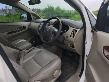 Toyota Innova 2.0L V Bensin Automatic 2014