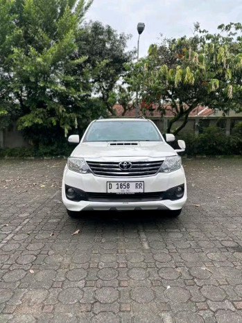 Toyota Fortuner 2.5L G Diesel Automatic 2012
