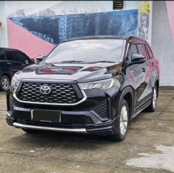 Toyota Innova 2.0L V HV Modellista Zenix Automatic 2024