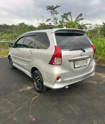 Toyota Avanza 1.5L Veloz Automatic 2012