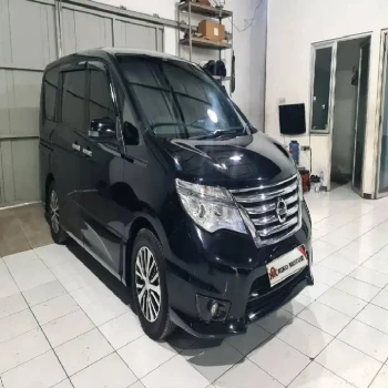 Nissan Serena 2.0L HWS Automatic 2017