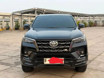 Toyota Fortuner 2.8L GR Sport 4x2 Automatic 2023
