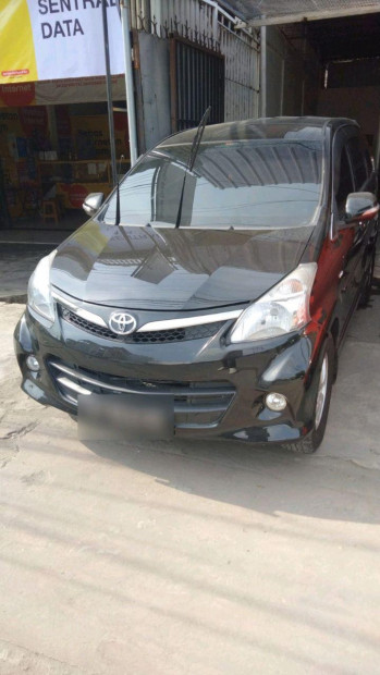Toyota Avanza 1.3L Veloz Automatic 2014