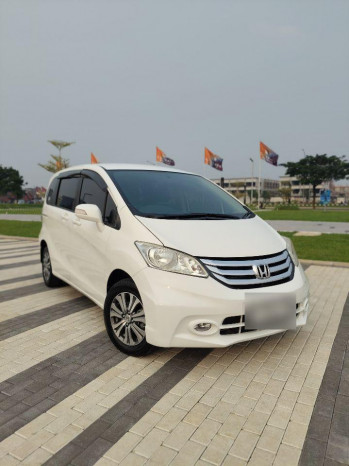 Honda Freed 1.5L E Automatic 2015