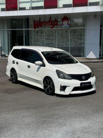 Nissan Grand Livina XV Automatic 2015