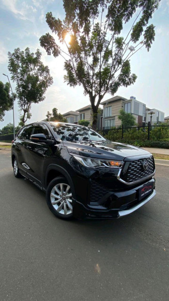 Toyota Innova 2.0L V HV Modellista Zenix Automatic 2024