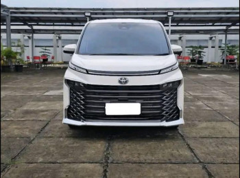 Toyota Voxy 2.0L Automatic 2024