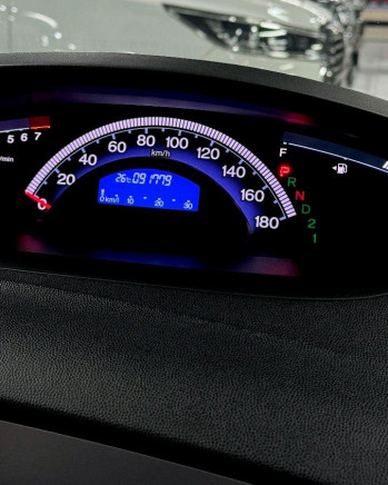 Honda Freed 1.5L E Automatic 2013