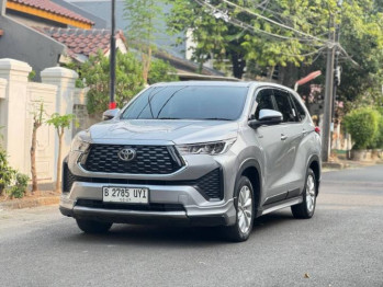 Toyota Innova 2.0L V HV Modellista Zenix Automatic 2023