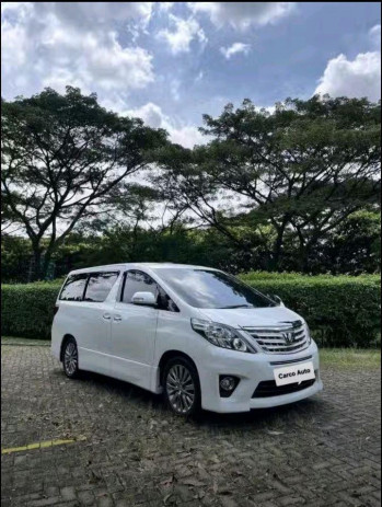 Toyota Alphard 2.4L S Automatic 2013