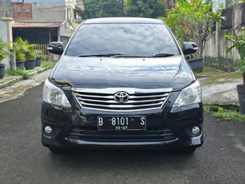 Toyota Innova 2.0L V Bensin Automatic 2012