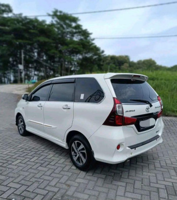 Toyota Avanza 1.5L Veloz Automatic 2016