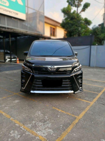 Toyota Voxy 2.0L Automatic 2019