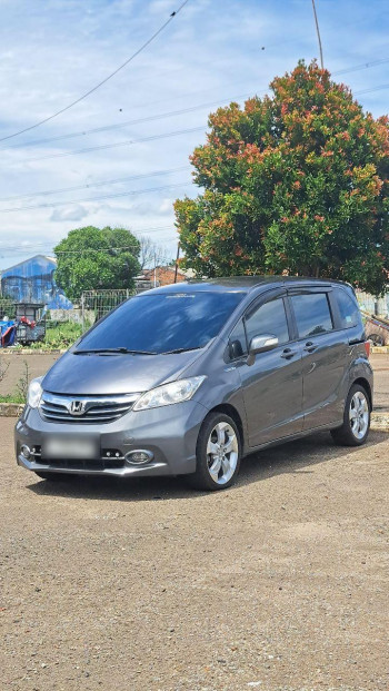 Honda Freed 1.5L E Automatic 2012