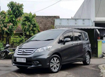 Honda Freed 1.5L E Automatic 2014