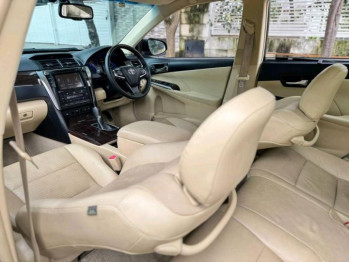 Toyota Camry 2.5L Hybrid Automatic 2017