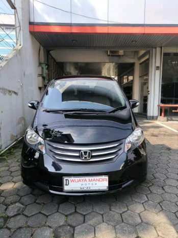 Honda Freed 1.5L E Automatic 2010