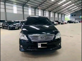 Toyota Innova 2.0L V Bensin Automatic 2013