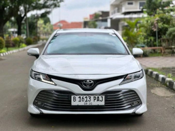 Toyota Camry 2.5L V Automatic 2020
