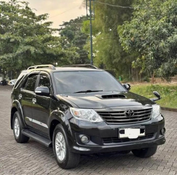 Toyota Fortuner 2.5L G VNT TRD Diesel Automatic 2012