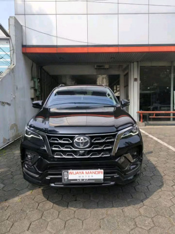 Toyota Fortuner 2.8L GR Sport 4x2 Automatic 2022