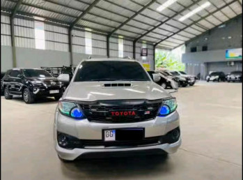 Toyota Fortuner 2.5L G Diesel Automatic 2012