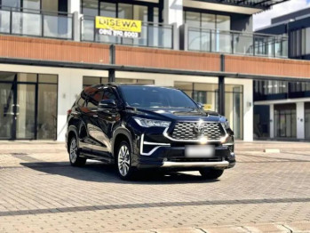 Toyota Innova 2.0L Q HV Modellista Zenix Automatic 2024