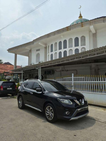 Nissan Grand Livina XV Ultimate Automatic 2011