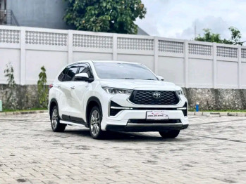 Toyota Innova 2.0L Q HV Modellista Zenix Automatic 2023