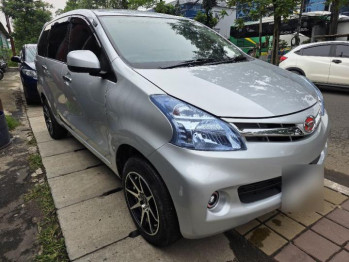 Daihatsu Xenia 1.0L M STD Manual 2015