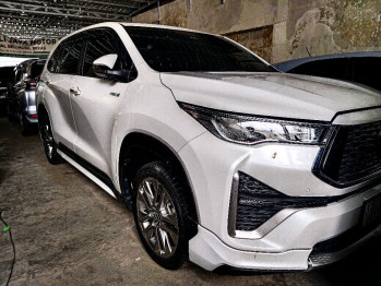 Toyota Innova 2.0L Q HV Modellista Zenix Automatic 2023