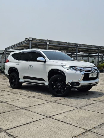 Mitsubishi Pajero Sport 2.4L Dakar 4x2 Rockford Automatic 2022
