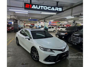 Toyota Camry 2.5L V Automatic 2021