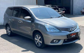 Nissan Grand Livina SV Automatic 2017