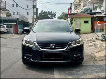 Honda Accord 2.4L i-VTEC Automatic 2015