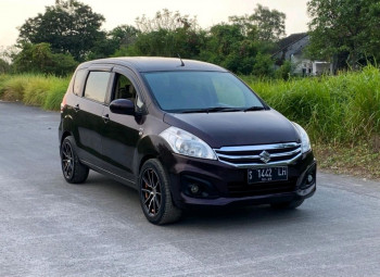 Suzuki Ertiga 1.5L GL Manual 2015