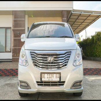 Hyundai H-1 2.4L Royale Bensin Automatic 2014