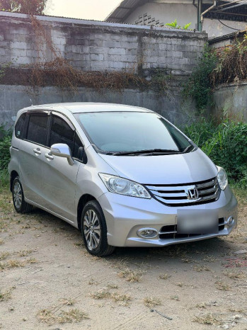 Honda Freed 1.5L E Automatic 2015