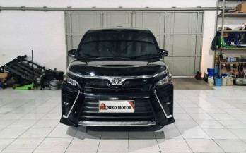 Toyota Voxy 2.0L Automatic 2017