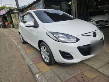Mazda Mazda2 1.5L S Automatic 2012