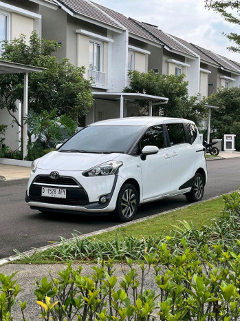 Toyota Sienta 1.5L V Automatic 2017