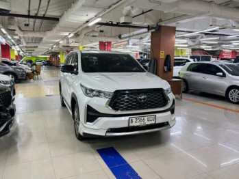 Toyota Innova 2.0L Q HV  Modellista Zenix Automatic 2023