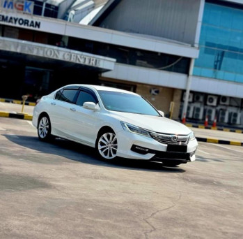 Honda Accord 2.4L i-VTEC Automatic 2016