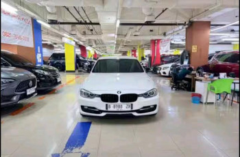 BMW Serie 3 F30 320i Sport Automatic 2013