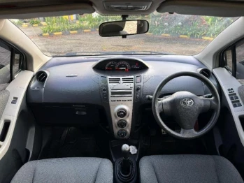 Toyota Yaris 1.5L J Manual 2011