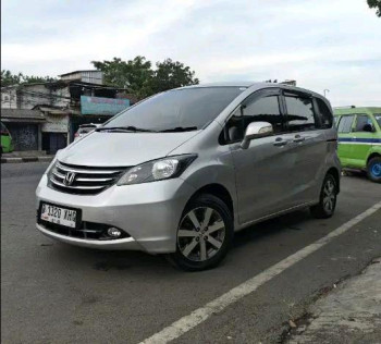 Honda Freed 1.5L E Automatic 2012