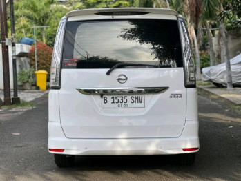 Nissan Serena 2.0L HWS Automatic 2015